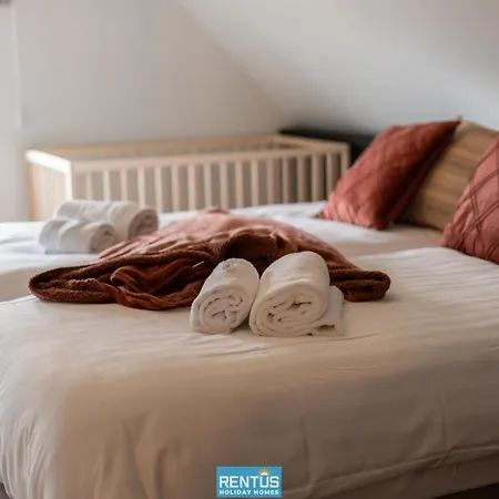 Moca - Peaceful Enjoyment, Close To Everything In