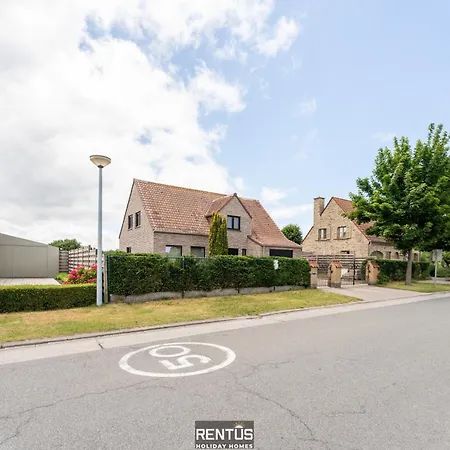 Moca - Peaceful Enjoyment, Close To Everything In Nieuwpoort